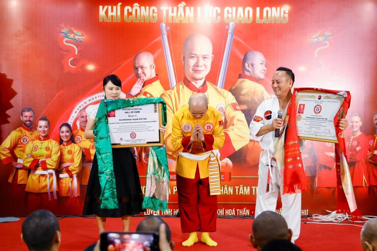 Thiếu Lâm Giao Long vươn mình cùng năm châu