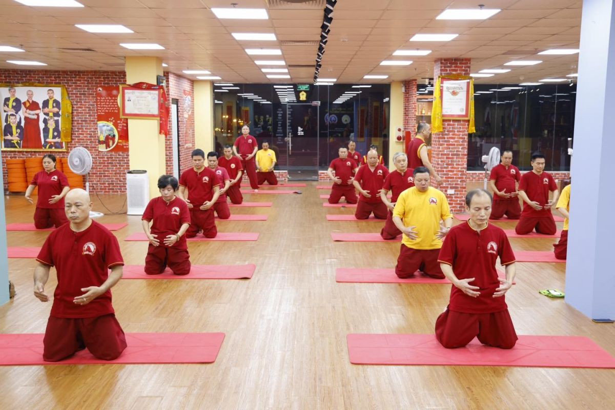 Tại sao vận động vi&ecirc;n n&ecirc;n tập kh&iacute; c&ocirc;ng đều đặn